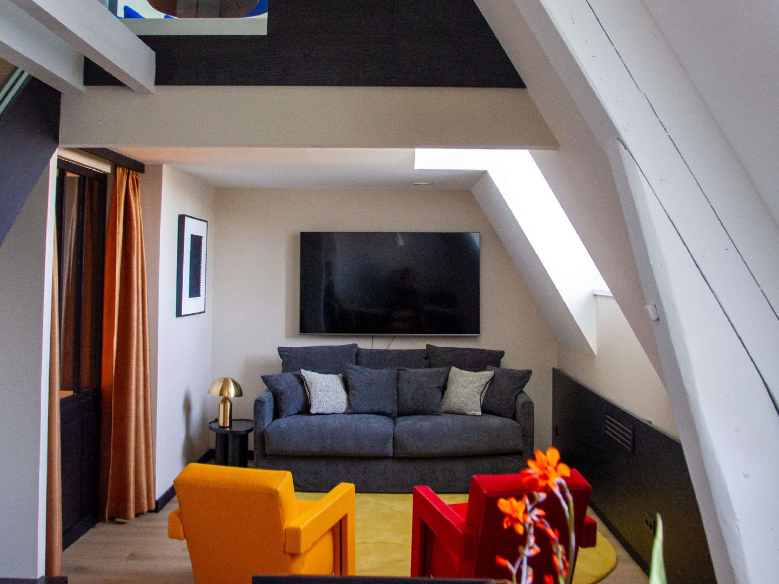 duplex (suite. romanée conti) | premium bedding, pillow-top beds, free minibar, in-room safe