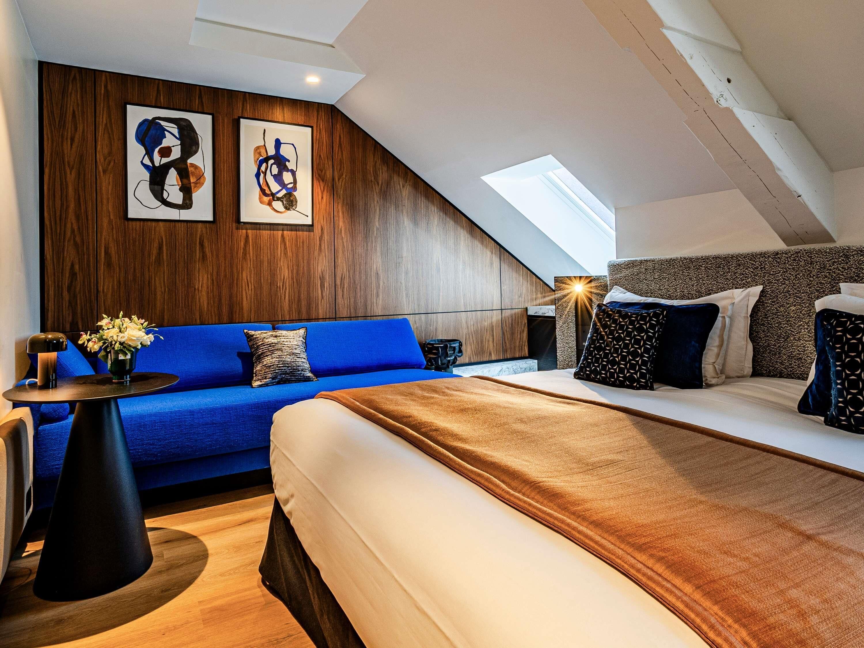 premium bedding, pillow-top beds, free minibar, in-room safe