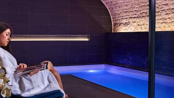 Behandlingsrom for par, badstue, dampbad og tyrkisk bad/hamam