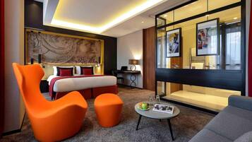 Deluxe Room, 1 King Bed (Darcy Square view)