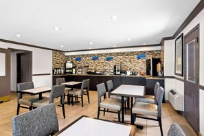 Desayuno continental incluido todos los días 