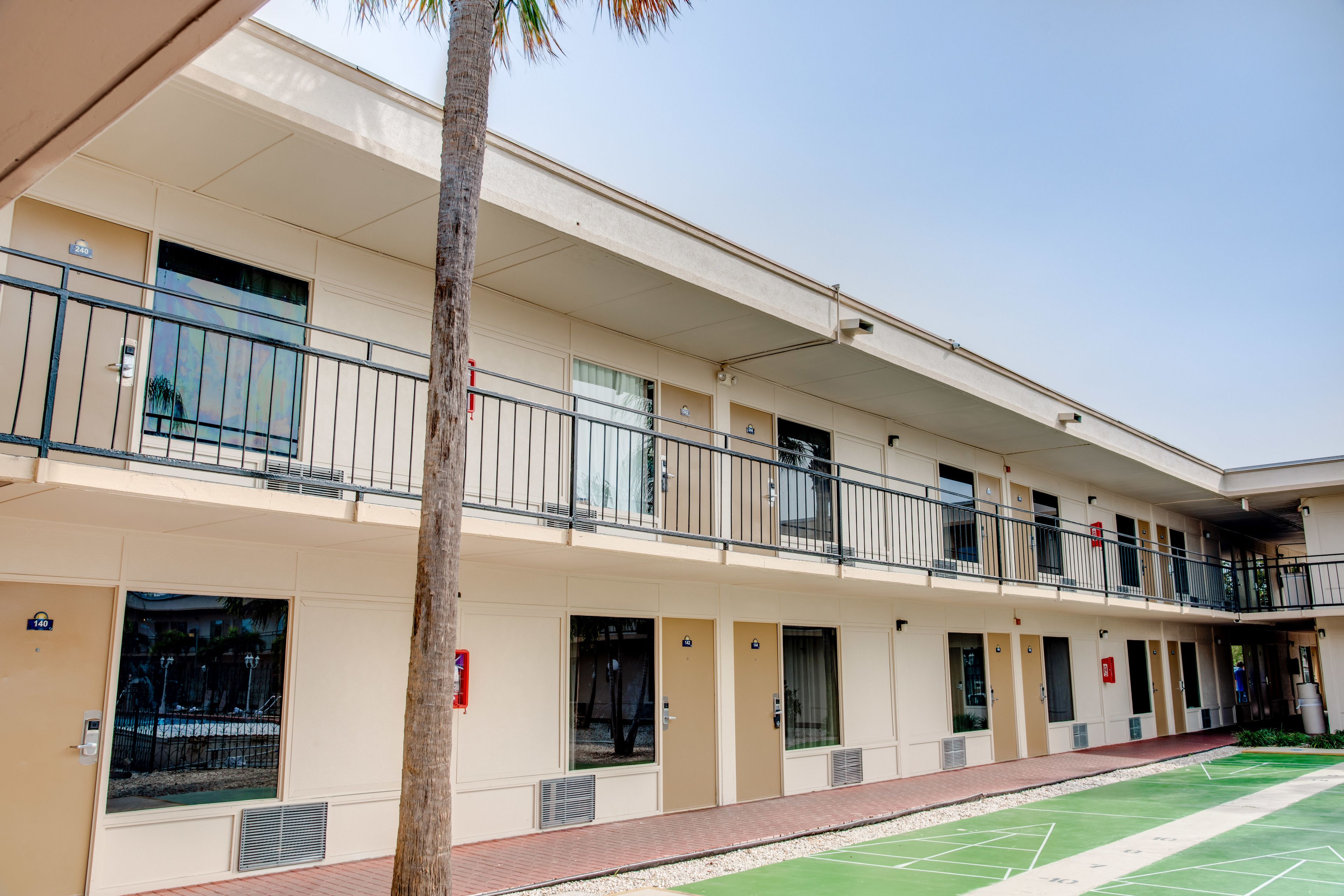 Photo - Days Inn by Wyndham St. Petersburg / Tampa Bay Area