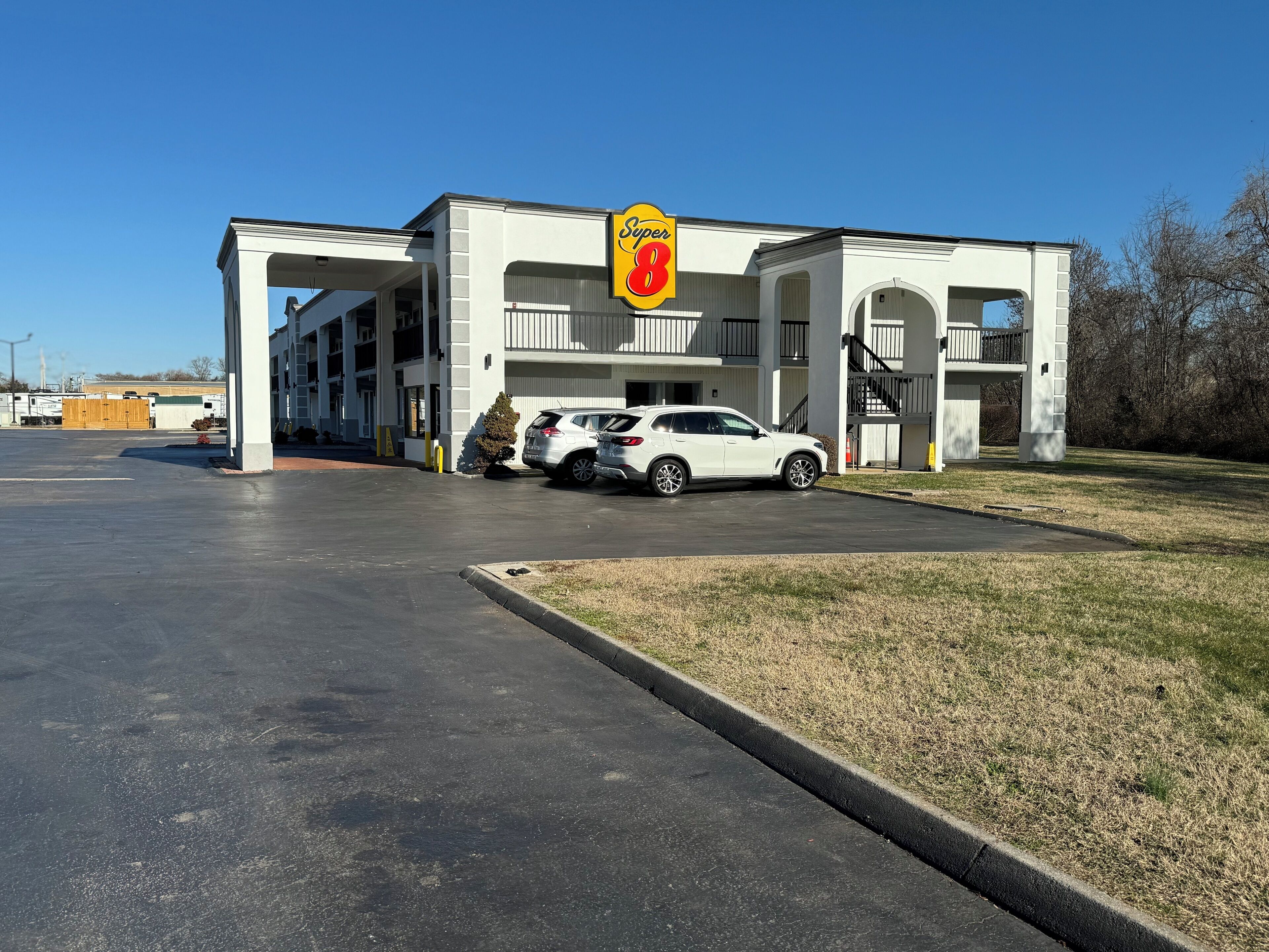 Photo - Super 8 by Wyndham Knoxville West/Farragut