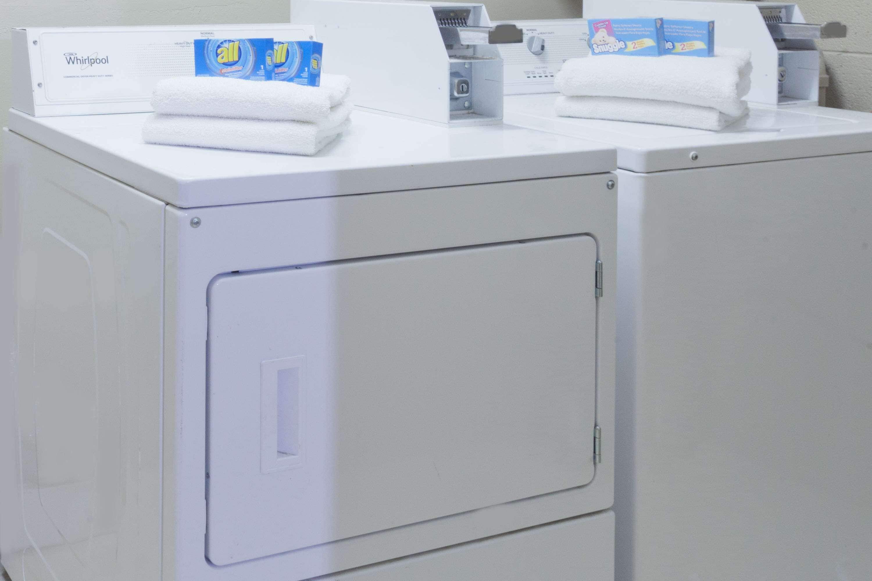 Photo - Super 8 by Wyndham Knoxville West/Farragut