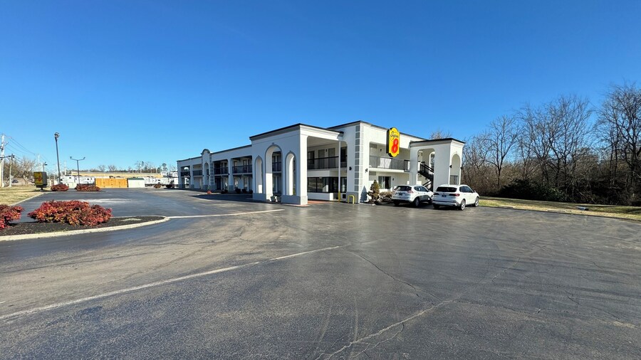 Super 8 by Wyndham Knoxville West/Farragut