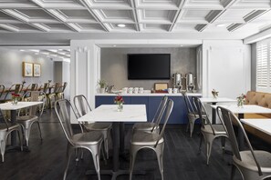 Esmorzar diari continental gratuït 