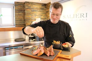 2 ristoranti; aperti a colazione, a pranzo e a cena