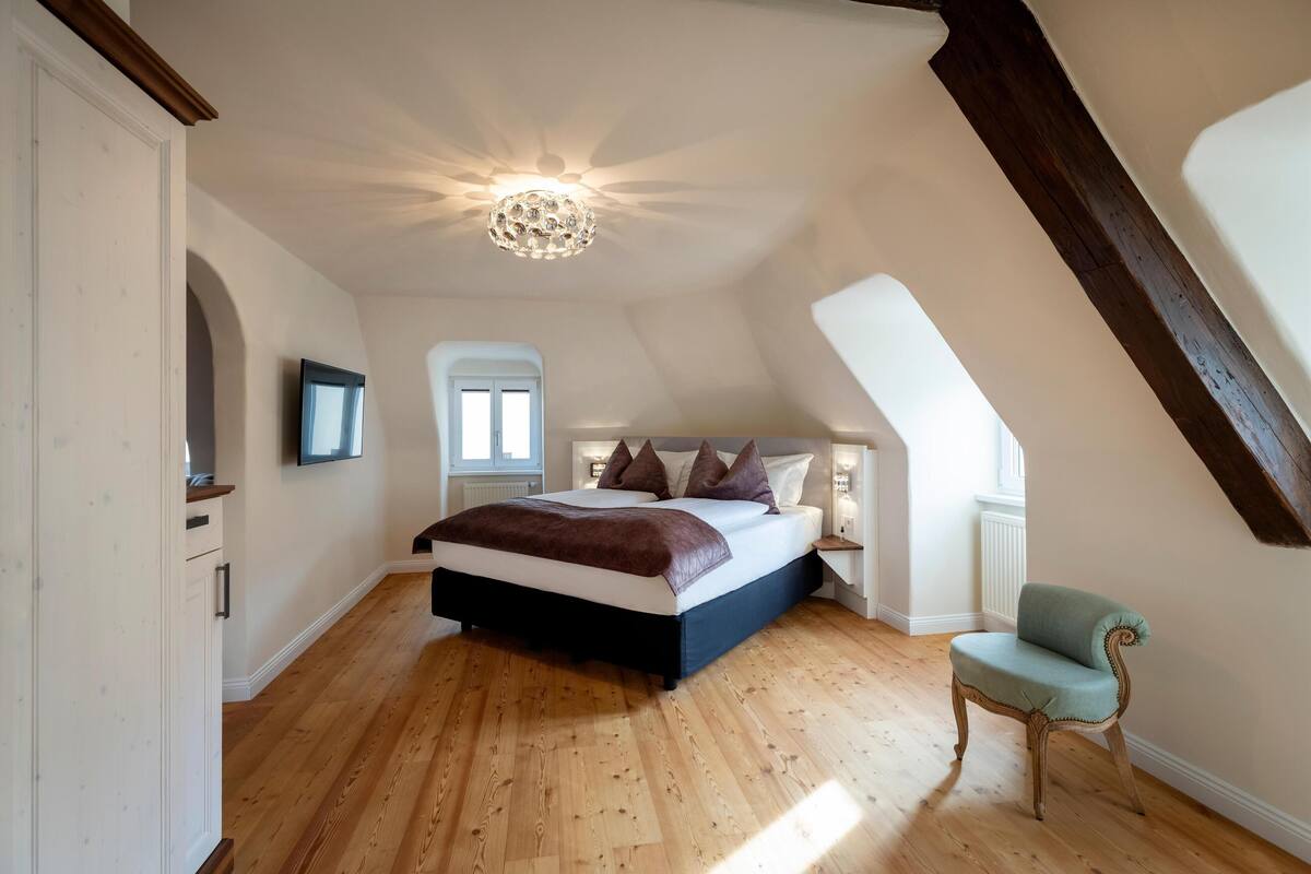 1 bedroom, premium bedding, in-room safe, blackout curtains