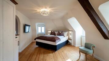 Hochwertige Bettwaren, Zimmersafe, Verdunkelungsvorhänge