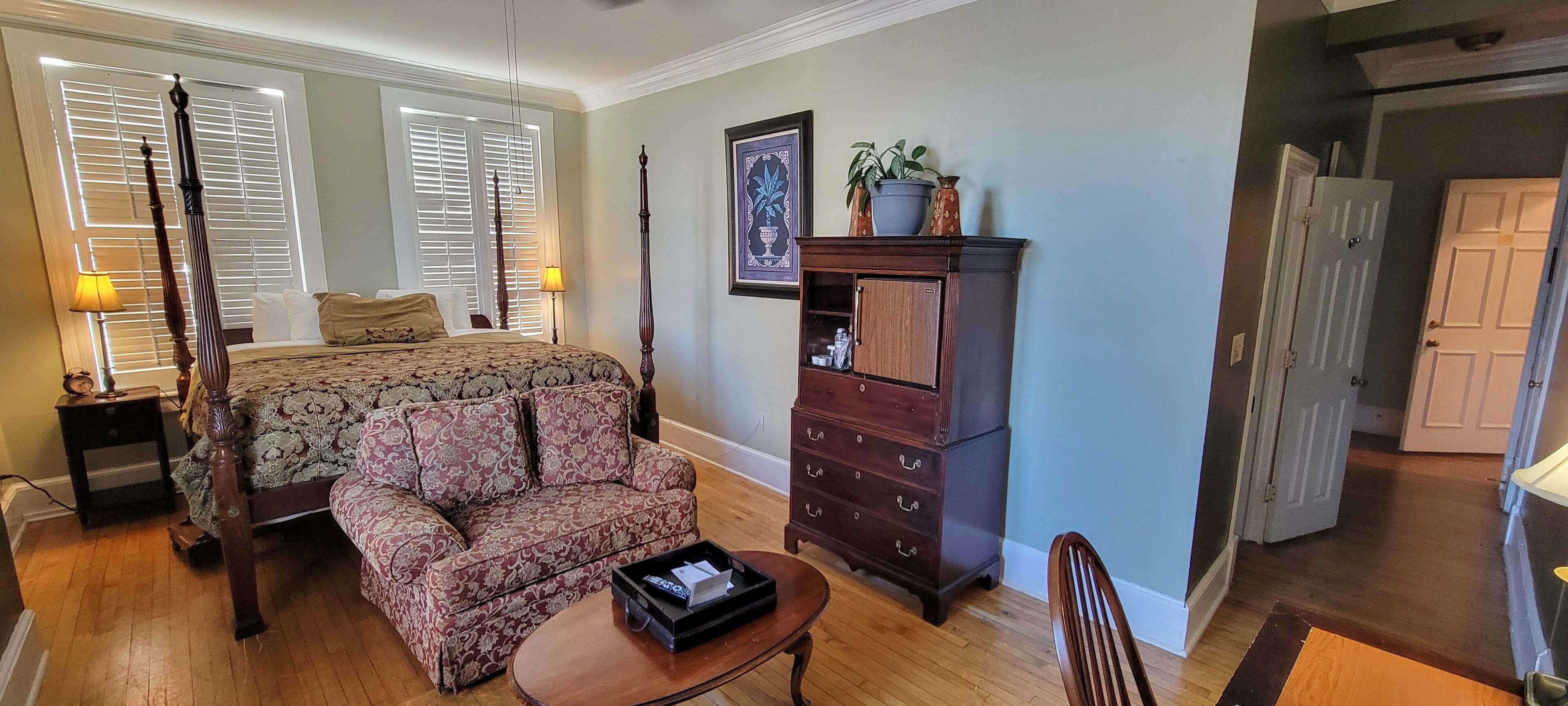 premium bedding, individually decorated, individually furnished, desk