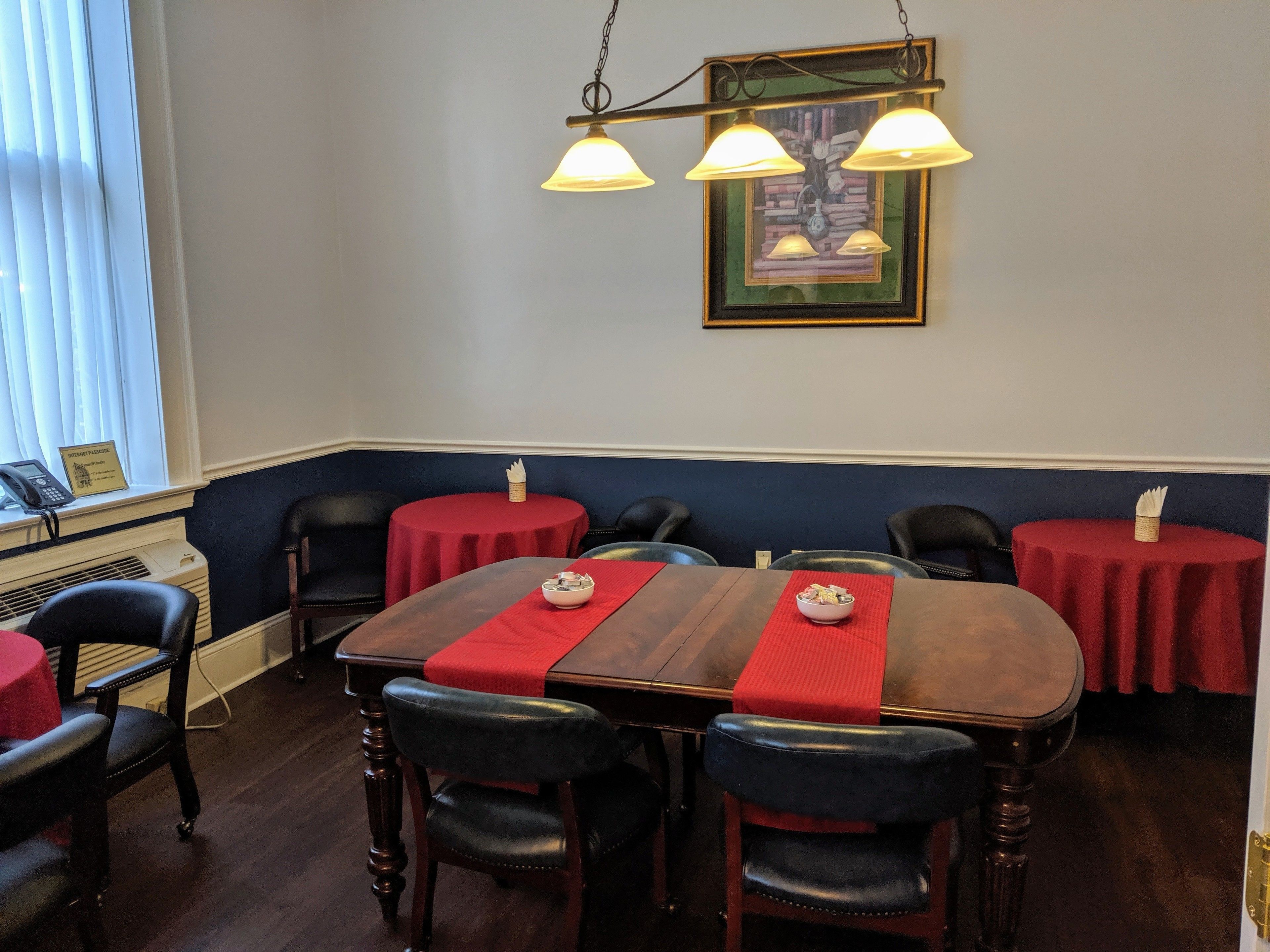 free daily continental breakfast