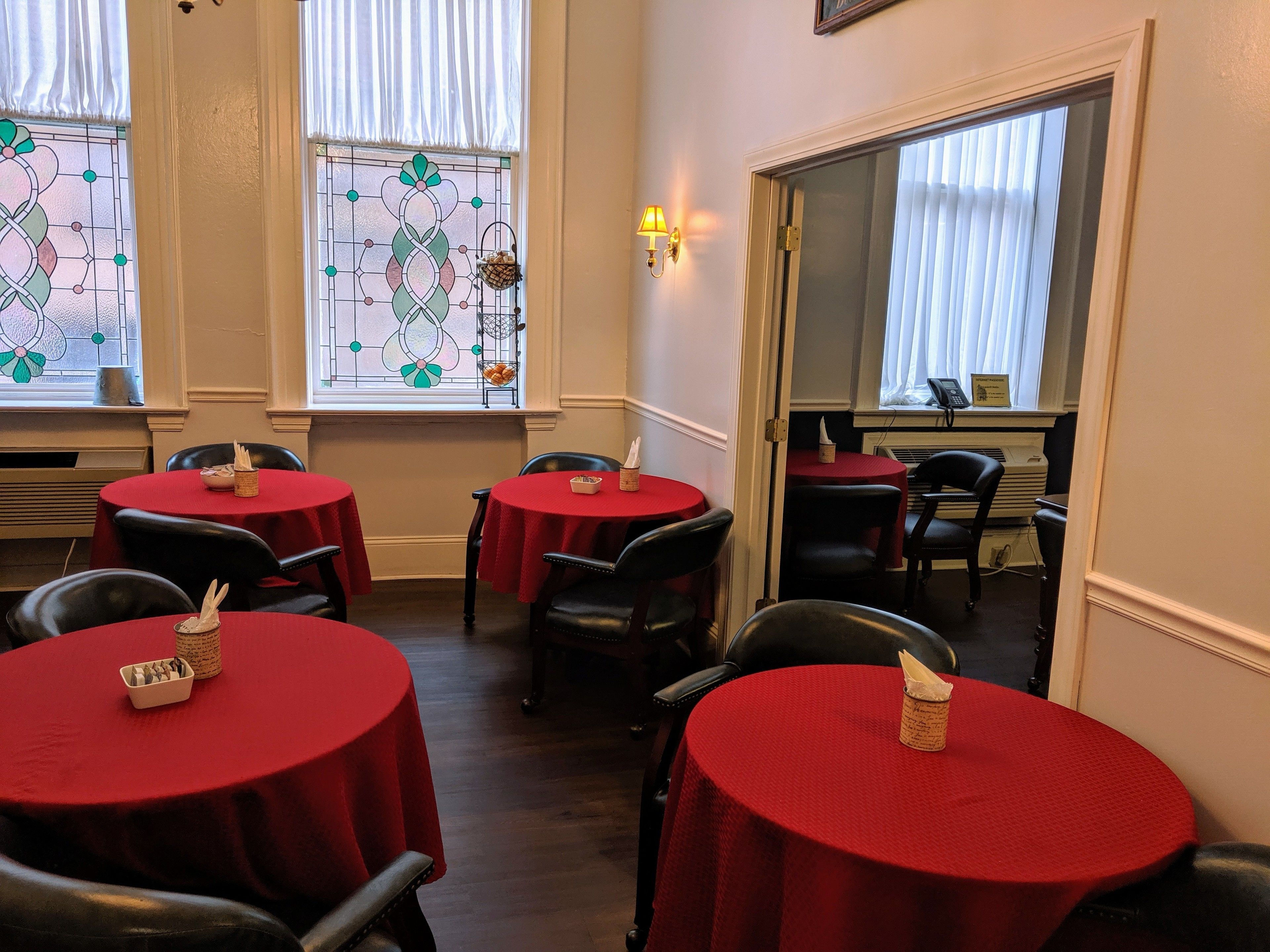 free daily continental breakfast