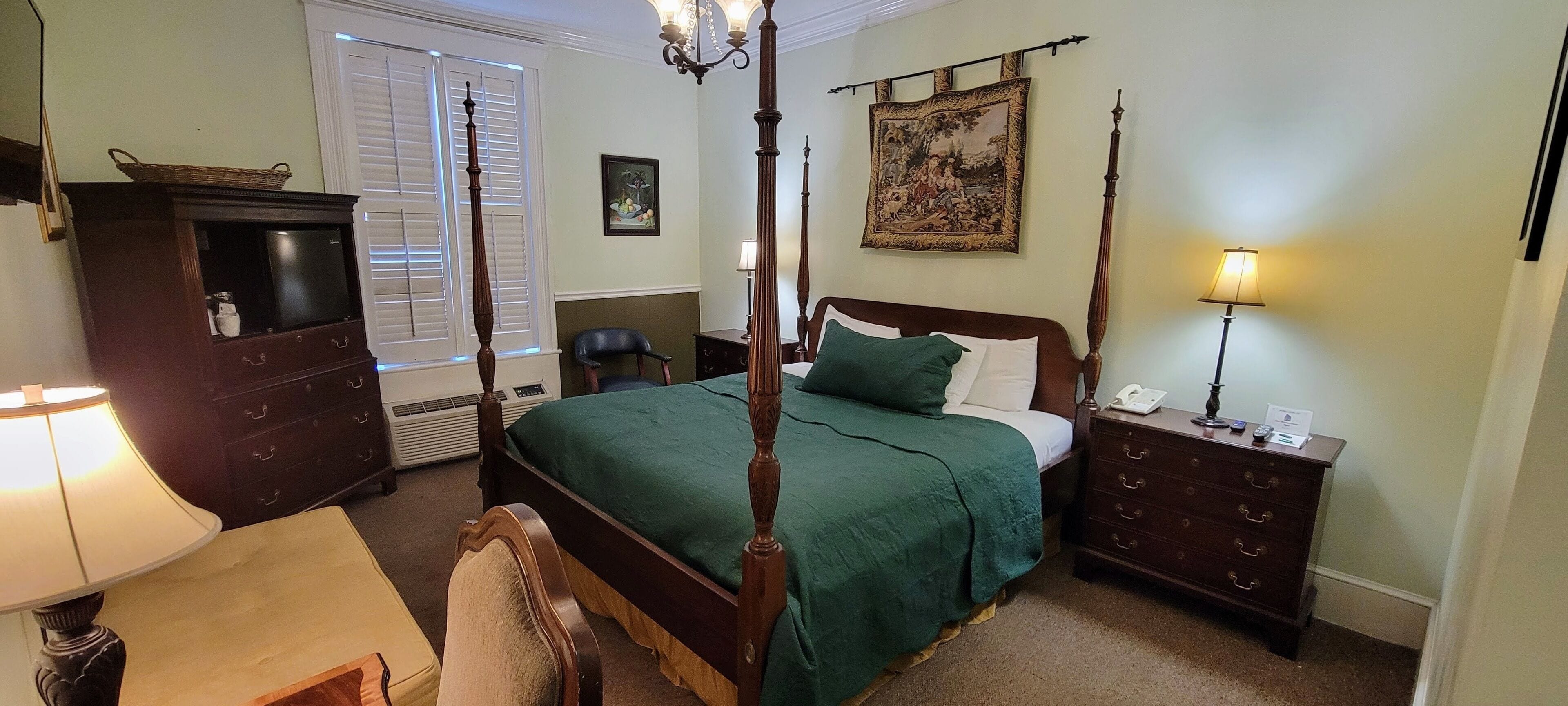 premium bedding, individually decorated, individually furnished, desk