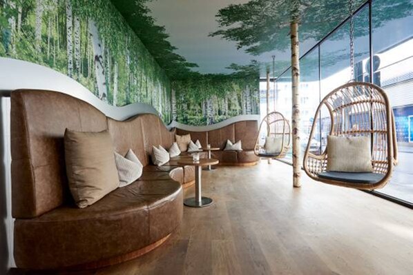 Lobby sitting area - Cocoon Stachus (Munich)