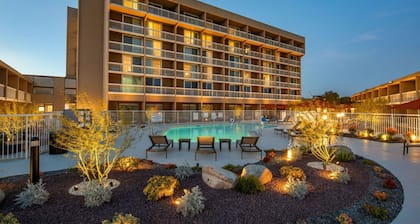 Holiday Inn Oxnard – Ventura by IHG