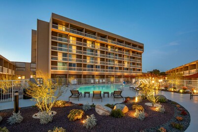 Holiday Inn Oxnard North by IHG
