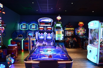 Arcade at Avanti Palms Resort and Conference Center
