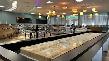 2 bars/lounges, lobby lounge at Wyndham I-Drive Avanti Resort & Conference Center