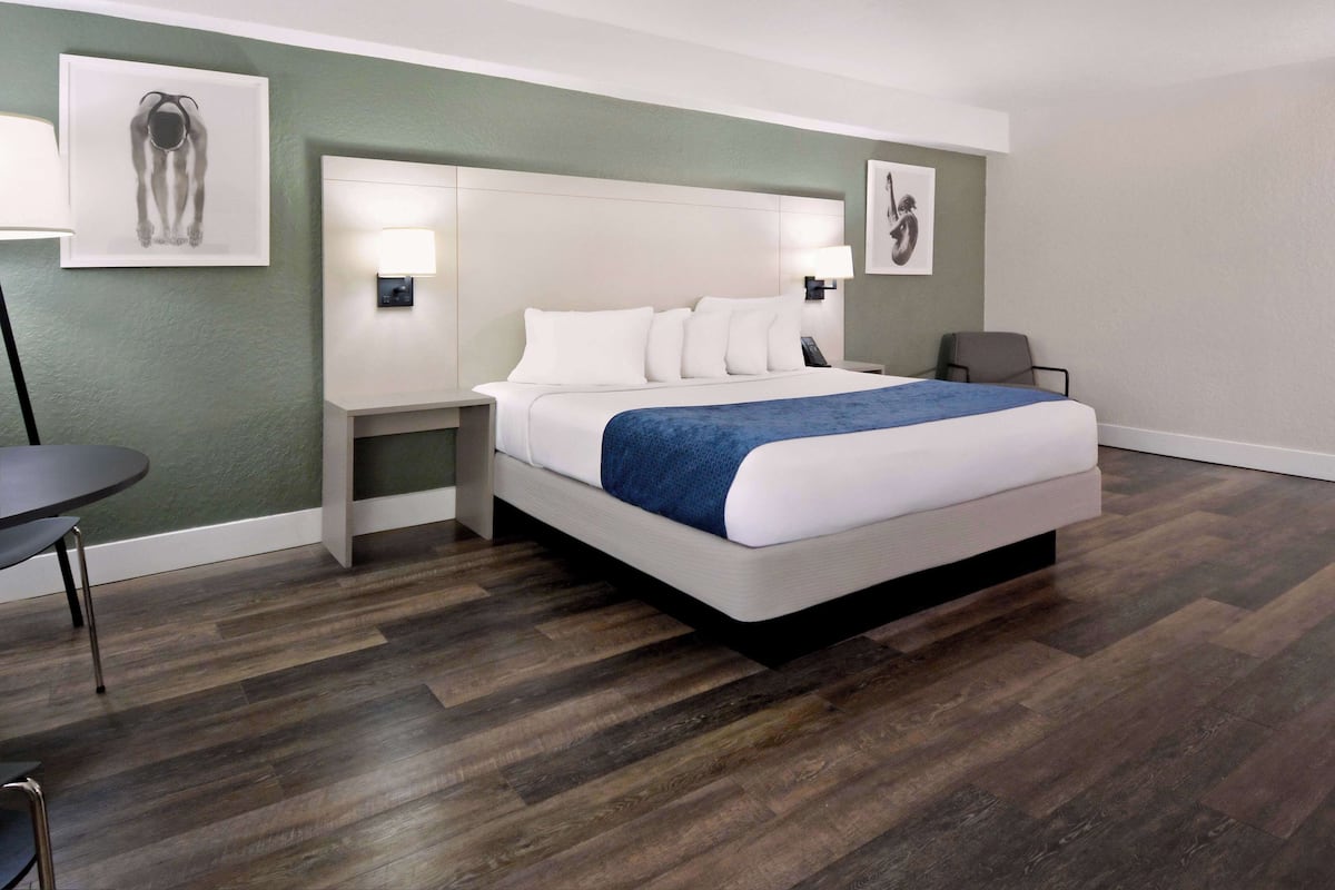 In-room safe, desk, laptop workspace, blackout drapes