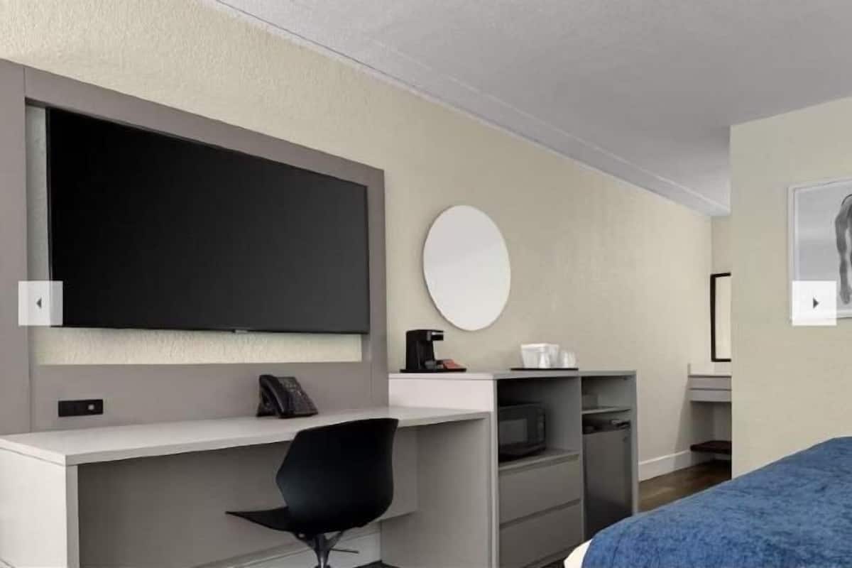 In-room safe, desk, laptop workspace, blackout drapes