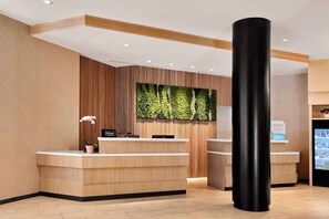 Reception - Hilton Garden Inn LAX Los Angeles Airport (Los Angeles)