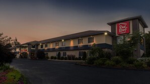 Exterior - Red Roof Inn Hartford - Vernon (Vernon)
