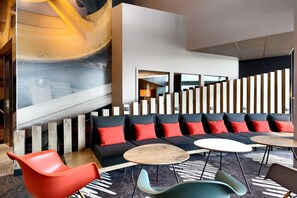 Interior entrance - ibis Poitiers Site du Futuroscope (Chasseneuil-du-Poitou)