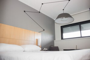 Standard Double Room, Multiple Beds - ibis Poitiers Site du Futuroscope (Chasseneuil-du-Poitou)