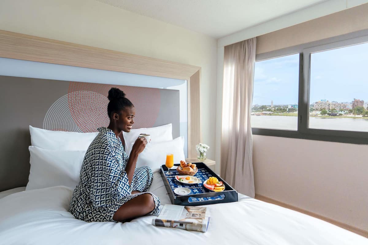 Hochwertige Bettwaren, Minibar, Zimmersafe, Schreibtisch