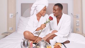 每日供應自助早餐 (每人 USD26)