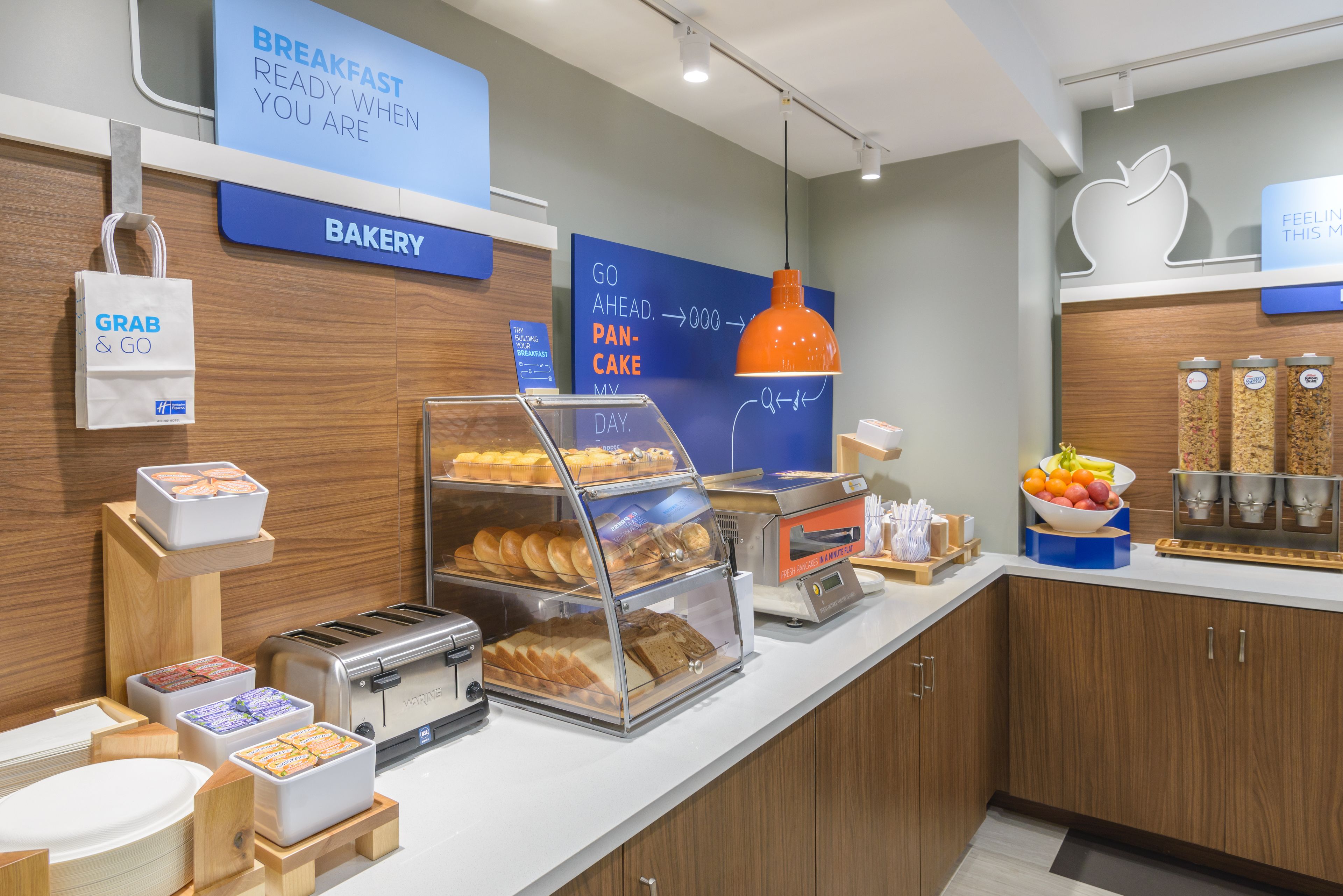 free buffet breakfast