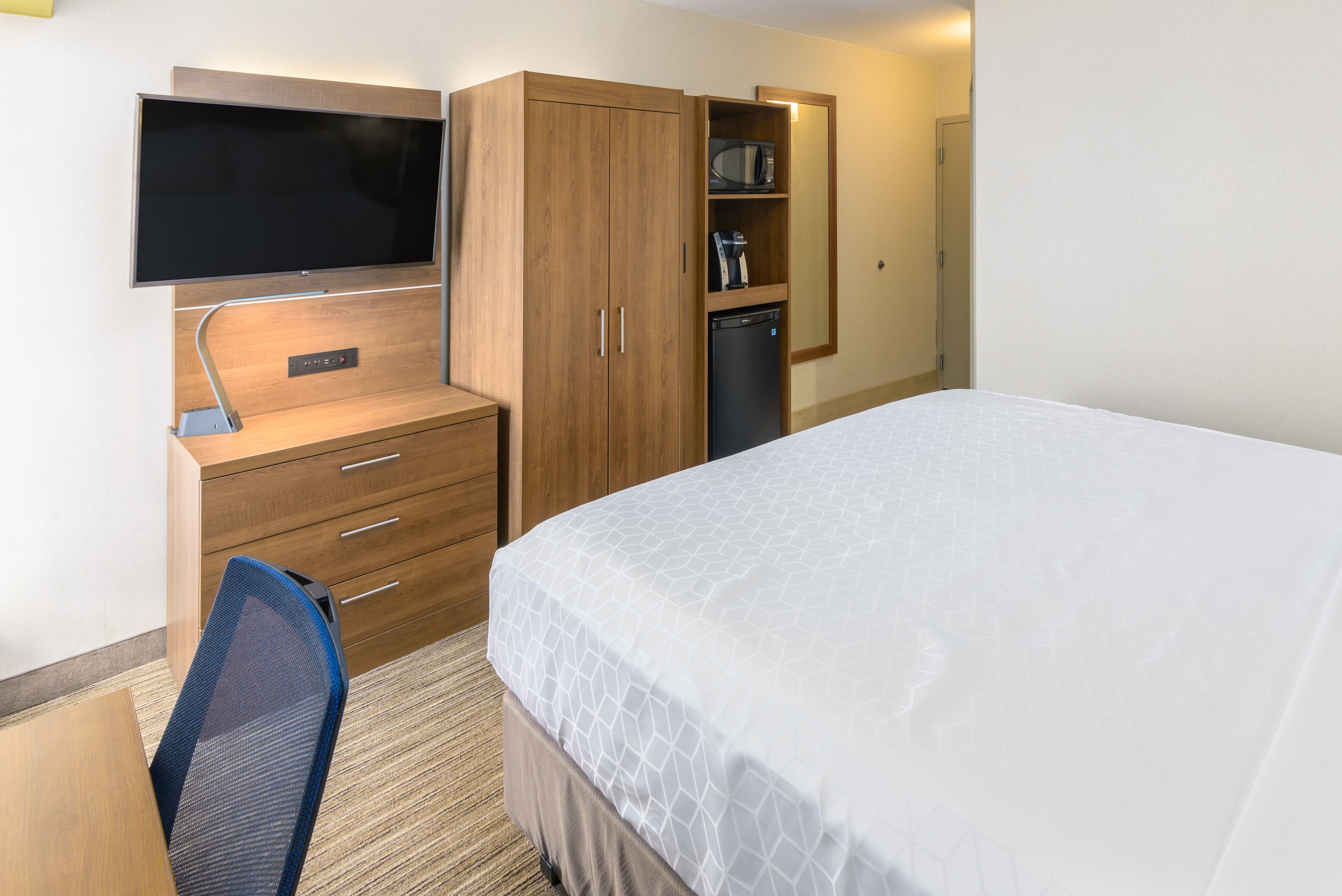 premium bedding, down duvets, pillow-top beds, individually furnished