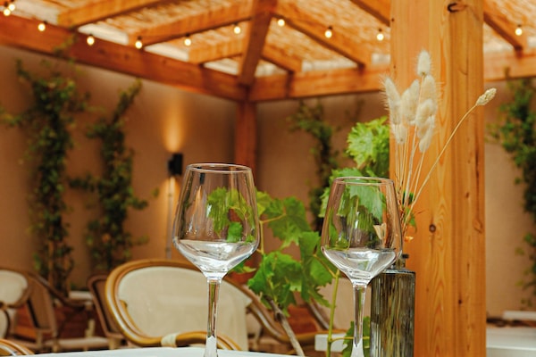 Se sirven almuerzos y cenas, cocina internacional