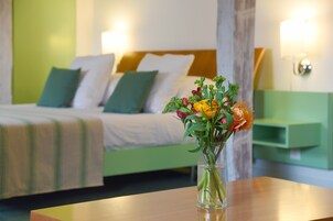 Junior Suite | Minibar, in-room safe, desk, soundproofing