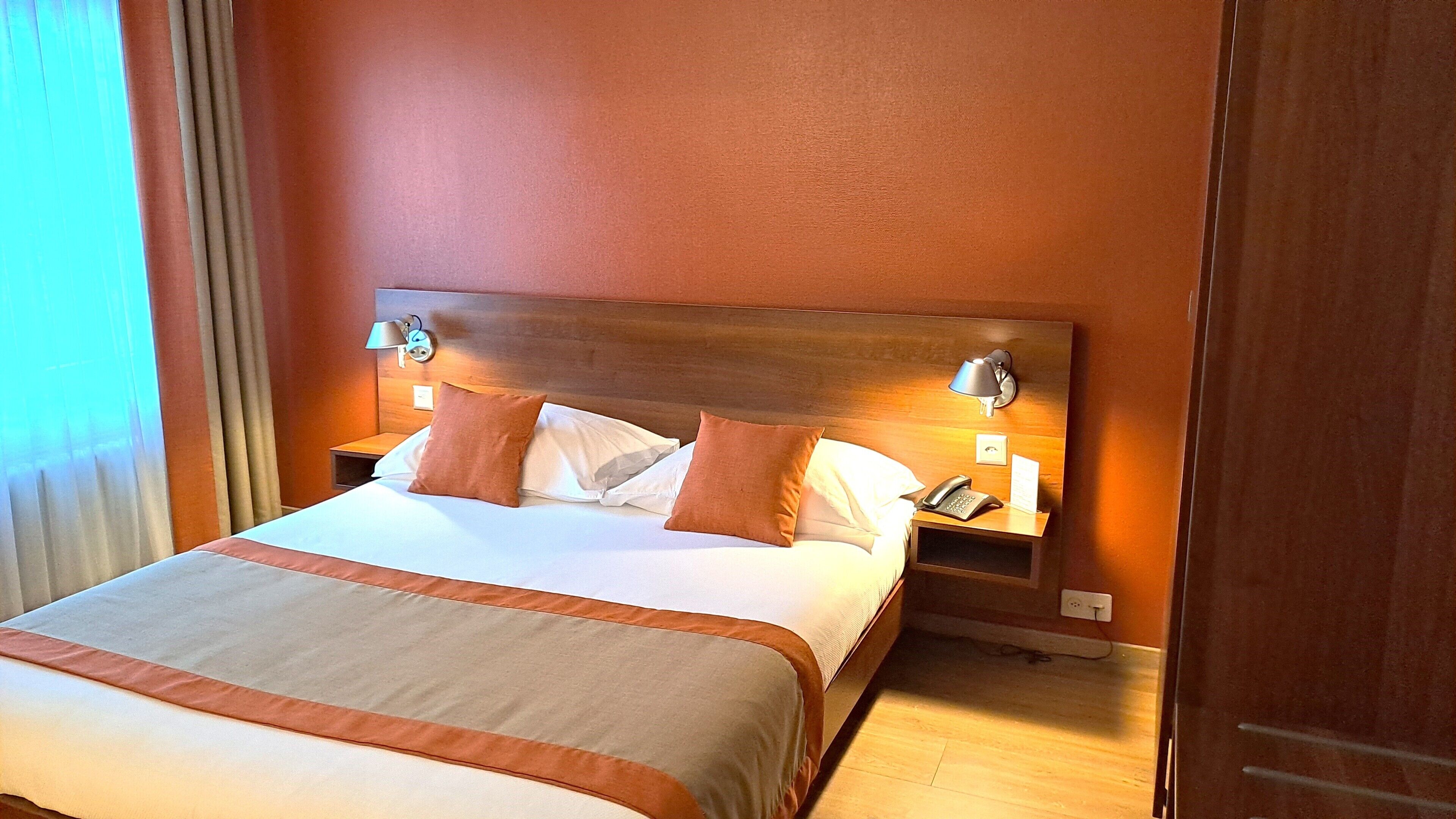 superior double or twin room | 1 bedroom, minibar, in-room safe, desk
