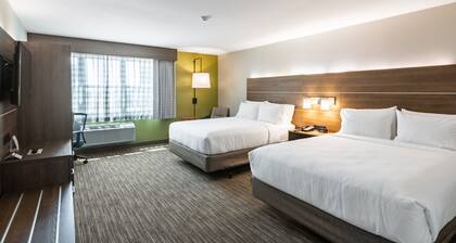 Holiday Inn Express & Suites Camarillo by IHG