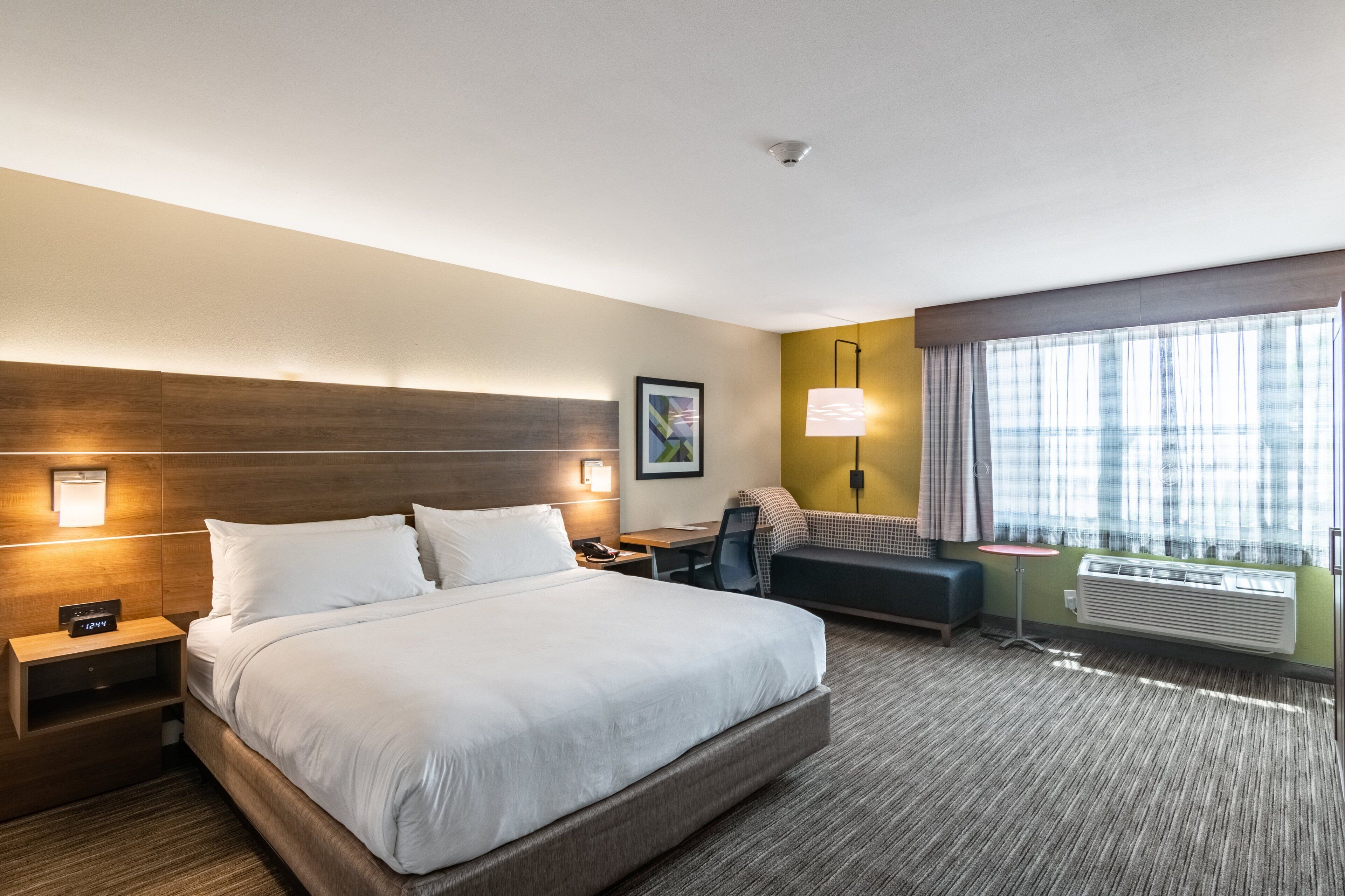 in-room safe, desk, laptop workspace, blackout curtains