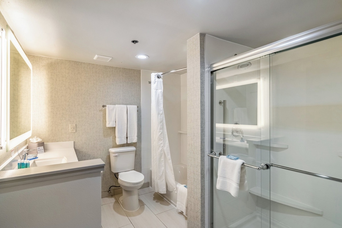 Suite, 1 Bedroom | In-room safe, desk, laptop workspace, blackout drapes