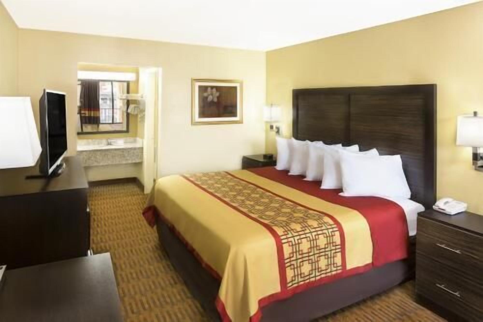 Desk, iron/ironing board, free cots/infant beds, free WiFi