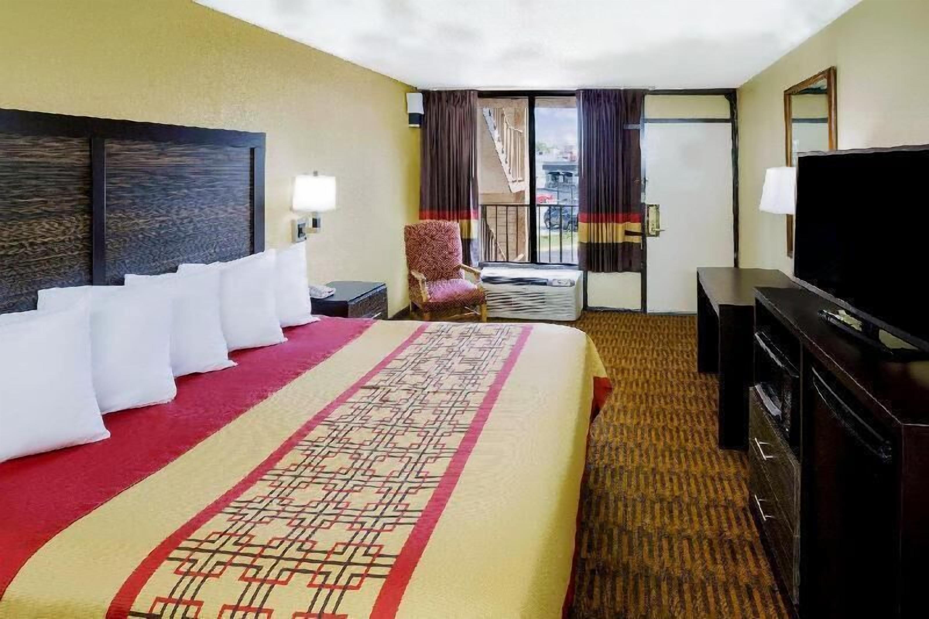 Desk, iron/ironing board, free cots/infant beds, free WiFi