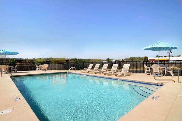 Seasonal outdoor pool, sun loungers