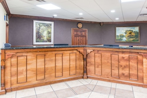 Days Inn by Wyndham Columbus-North Fort Moore