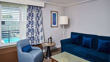 Suite, 1 kingsize bed, niet-roken | Luxe beddengoed, een kluis op de kamer, verduisterende gordijnen