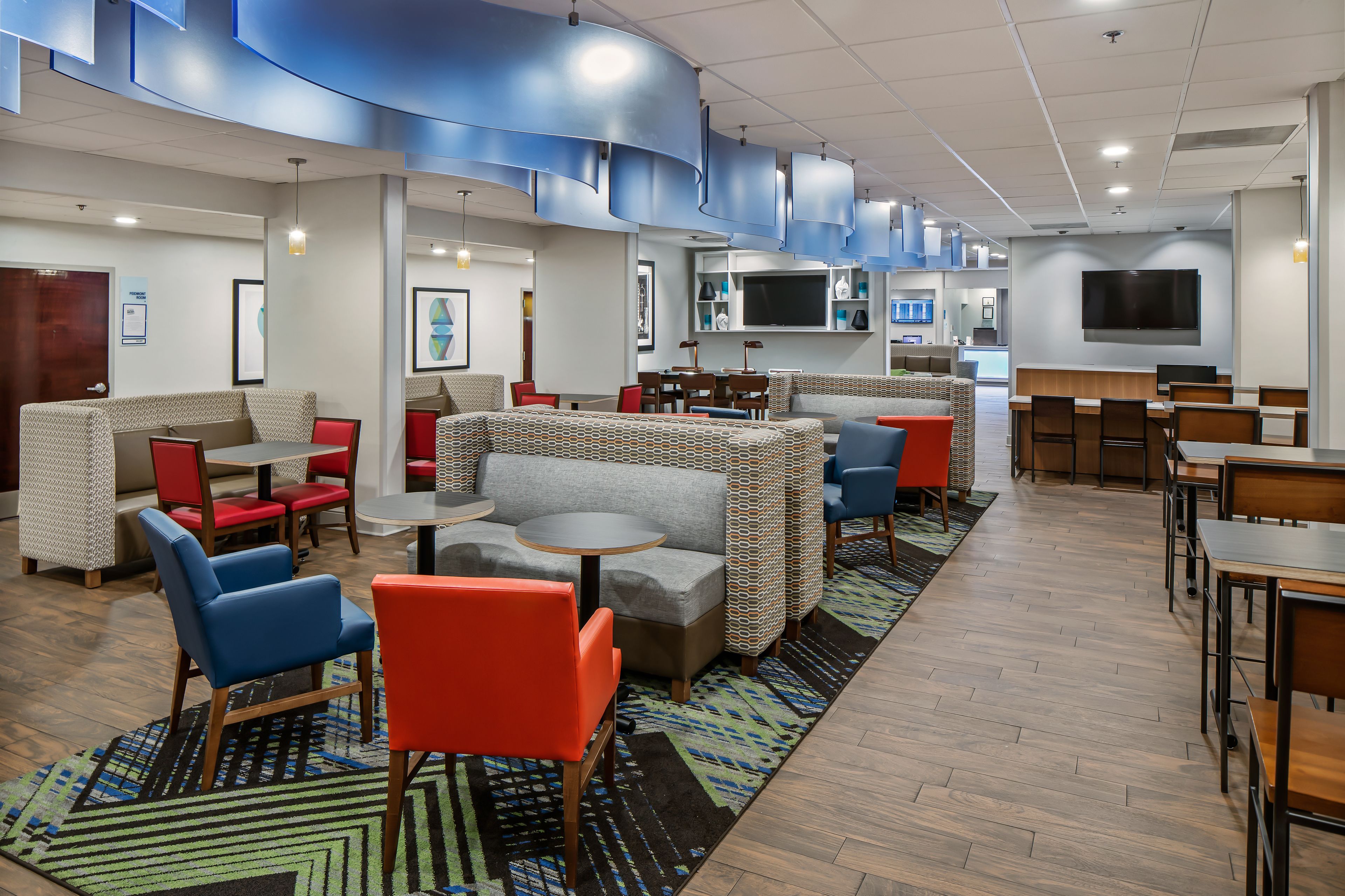 Photo - Holiday Inn Express Atlanta Airport-College Park by IHG
