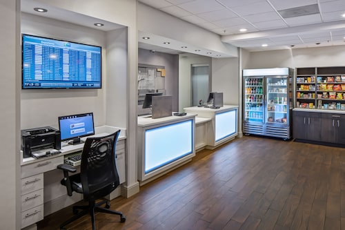 IHG 旗下亞特蘭大機場快捷假日酒店 - 學院公園