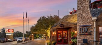 Best Western Plus White Bear Country Inn