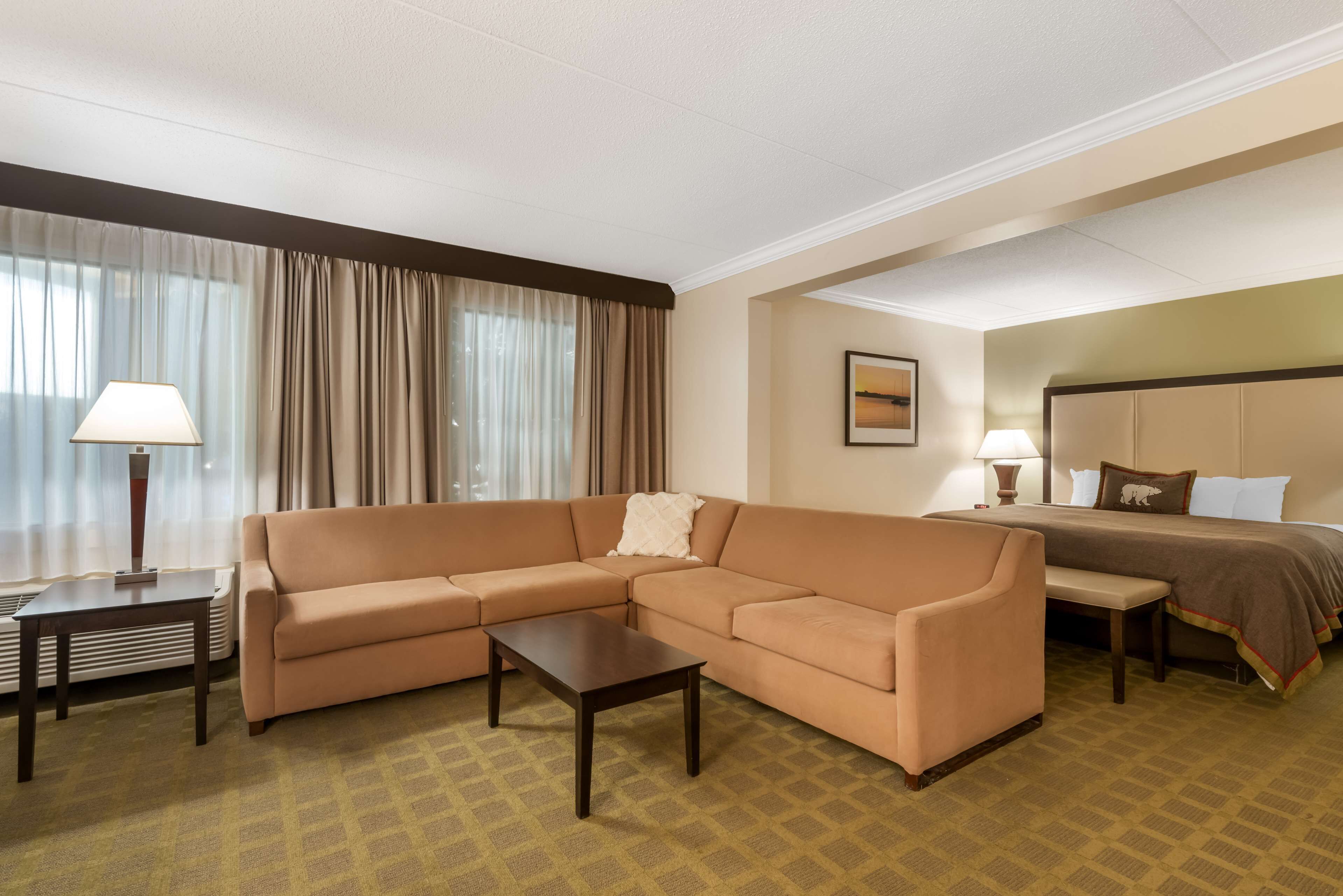 executive room, 1 king bed, non smoking, refrigerator & microwave (living room;with sofabed) | hypo-allergenic bedding, pillow-top beds, in-room safe, laptop workspace