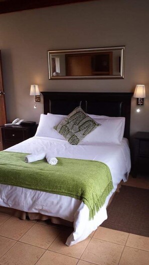 Comfort Double Room | 1 bedroom, in-room safe, iron/ironing board
