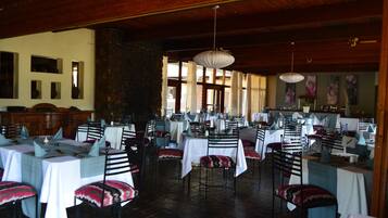 Bữa sáng buffet hàng ngày (130 ZAR/mỗi người)