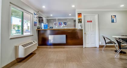 Motel 6 Menifee, CA